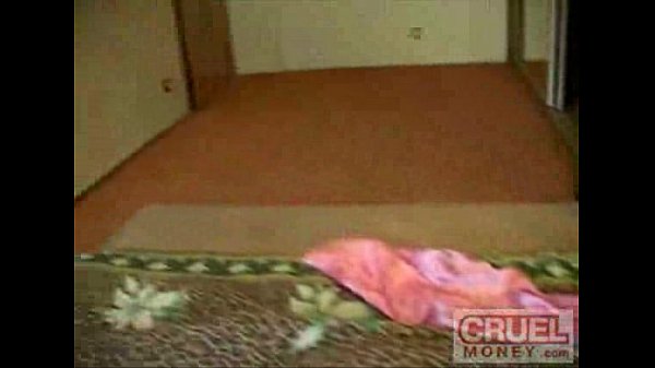 Русский мужик трахает маму, пока она.